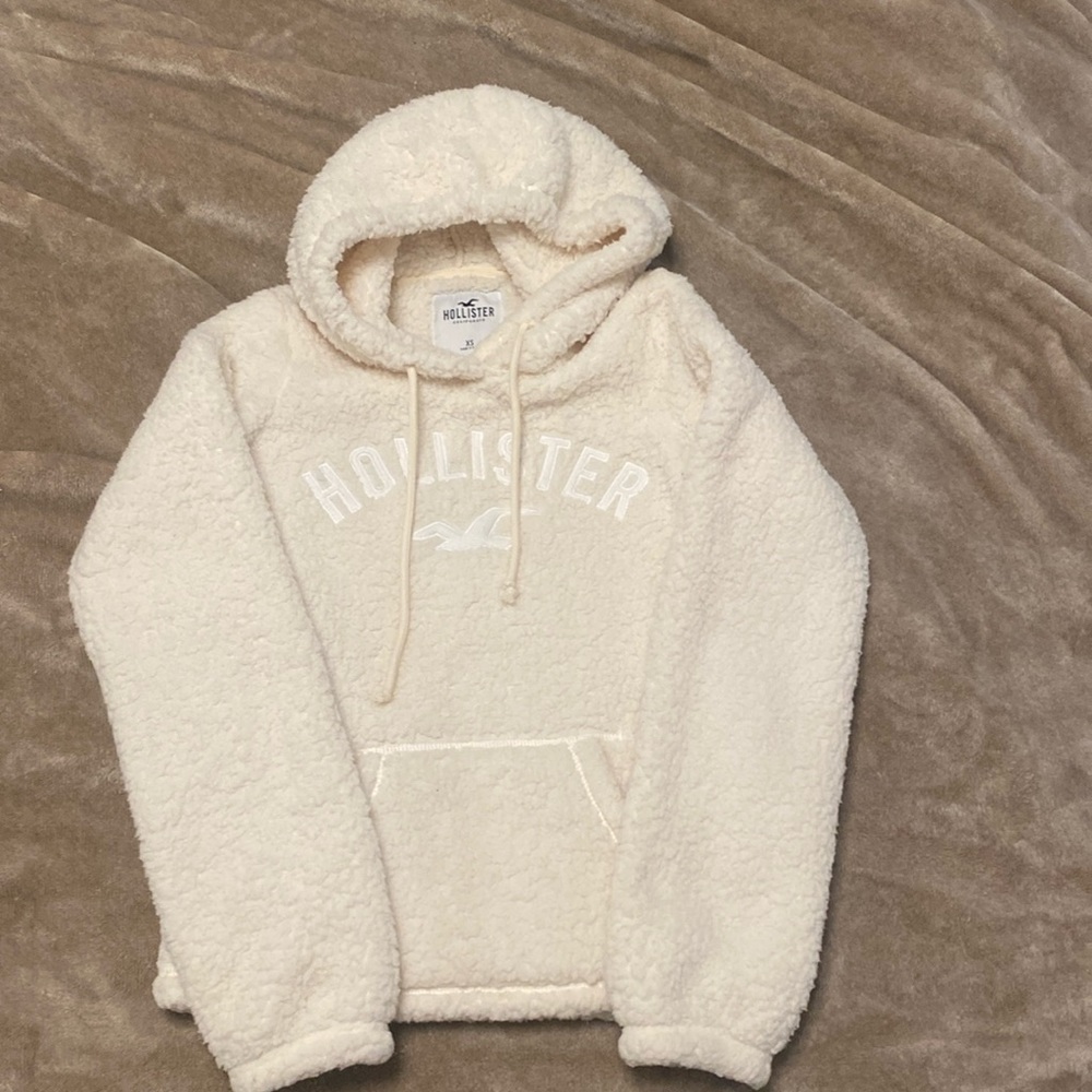 Women’s extra small Hollister, long sleeve hoodie, winter furry